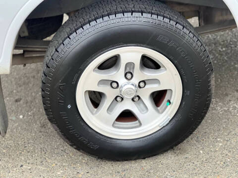 2000 Mazda B-Series B3000 SE