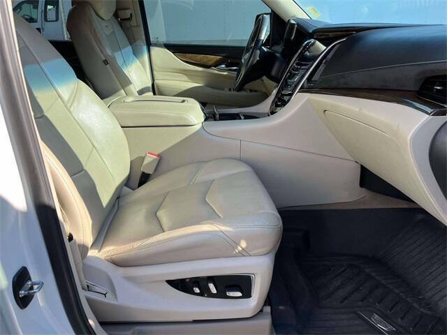 2018 Cadillac Escalade ESV Luxury