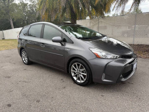 2017 Toyota Prius v Five