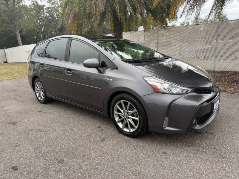 2017 Toyota Prius v Five
