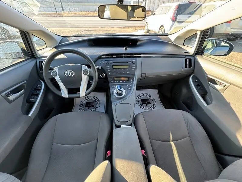 2010 Toyota Prius III