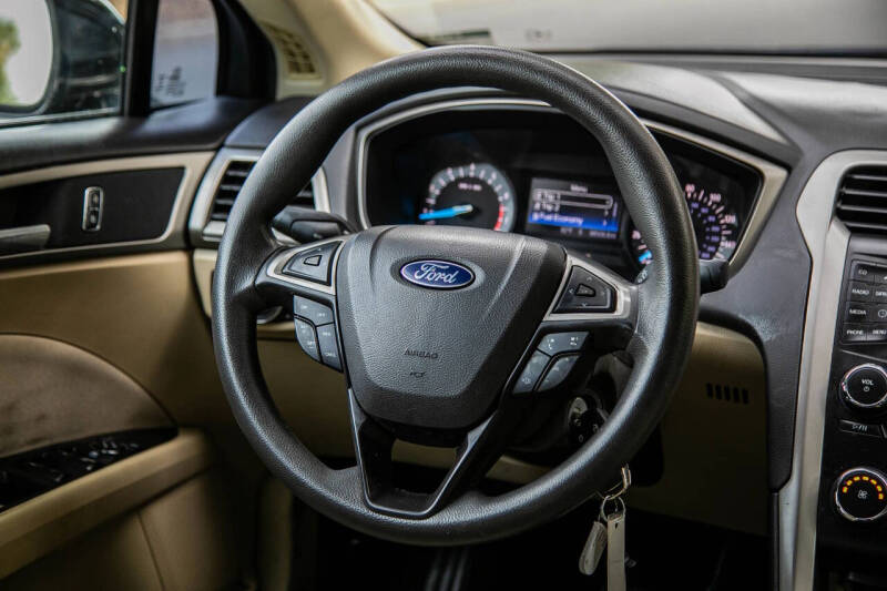 2014 Ford Fusion SE