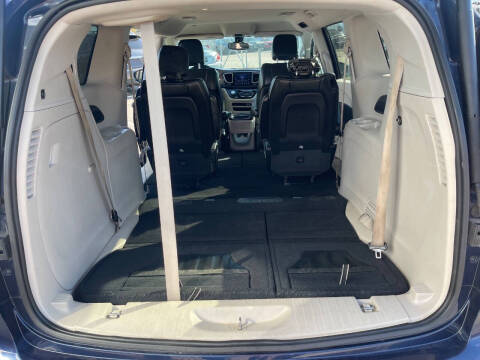 2017 Chrysler Pacifica Touring-L