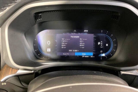 2022 Volvo XC60 B5 Momentum