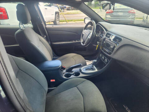 2012 Chrysler 200 Touring