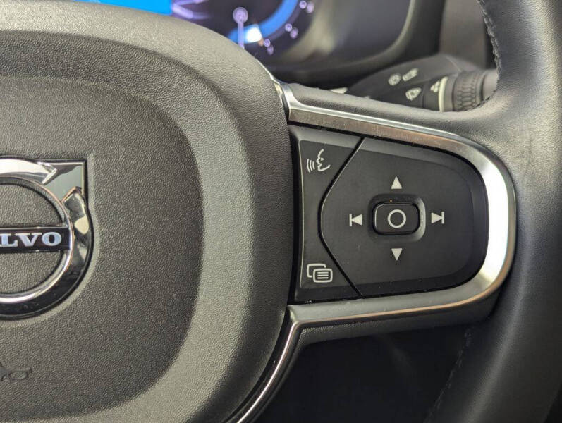 2024 Volvo S60 B5 Core Dark Theme