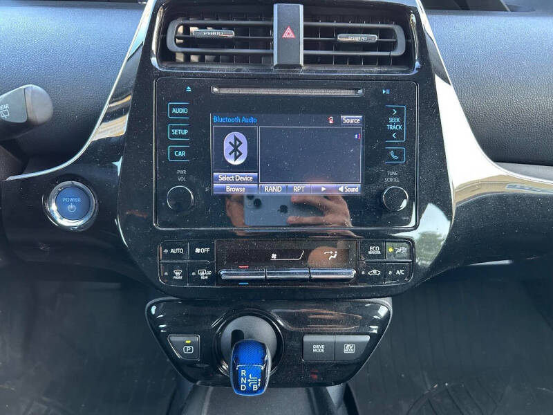 2019 Toyota Prius LE