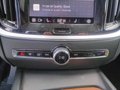 2025 Volvo V60 Cross Country B5 Plus