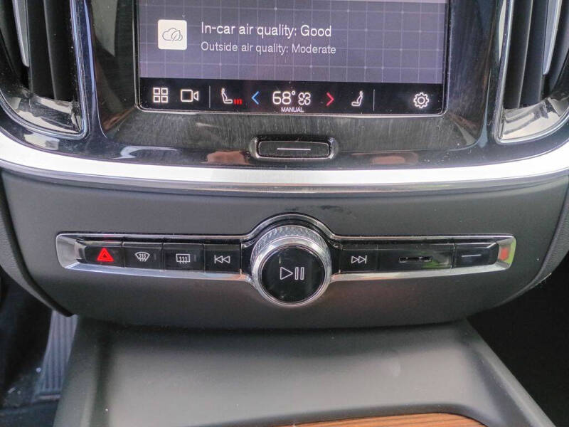 2025 Volvo V60 Cross Country B5 Plus