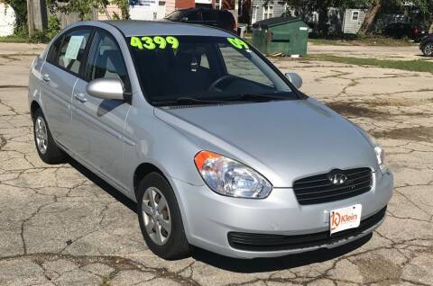 2009 Hyundai Accent for sale at Square Business Automotive in Milwaukee WI