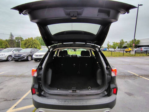 2020 Ford Escape SE