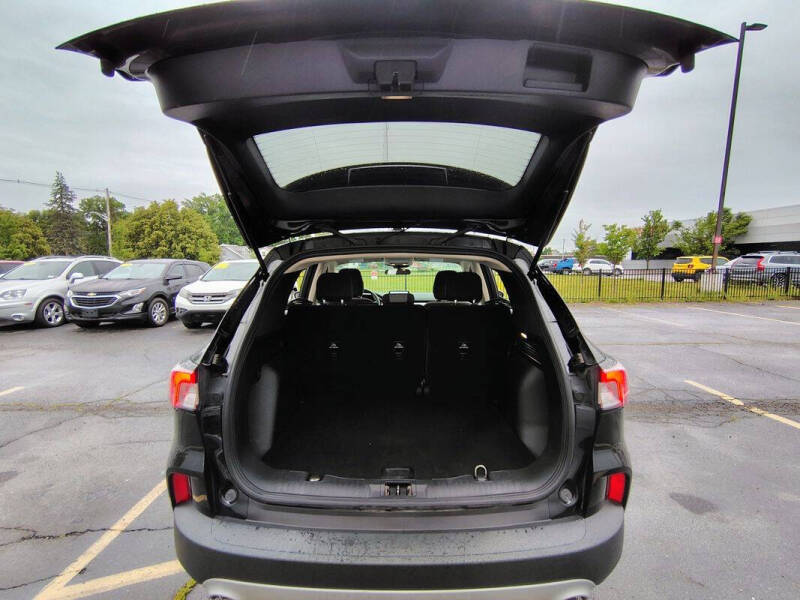 2020 Ford Escape SE