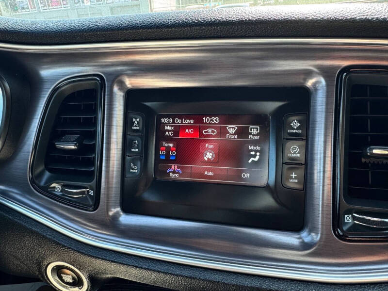 2017 Dodge Challenger SXT