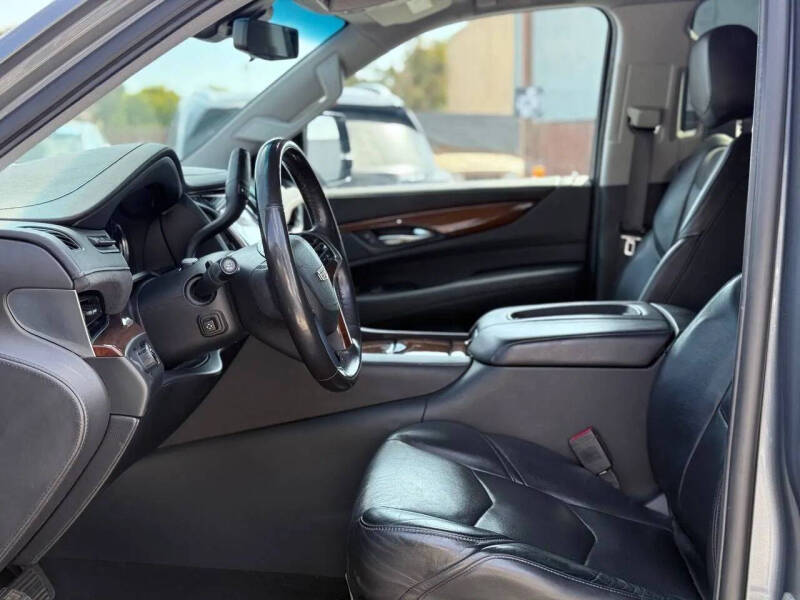 2019 Cadillac Escalade Luxury