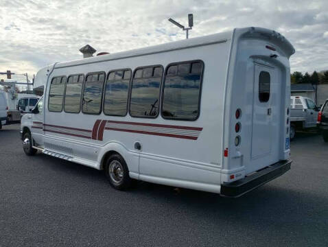 2017 Ford E-Series E-450 SD