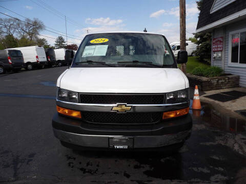 2024 Chevrolet Express 2500