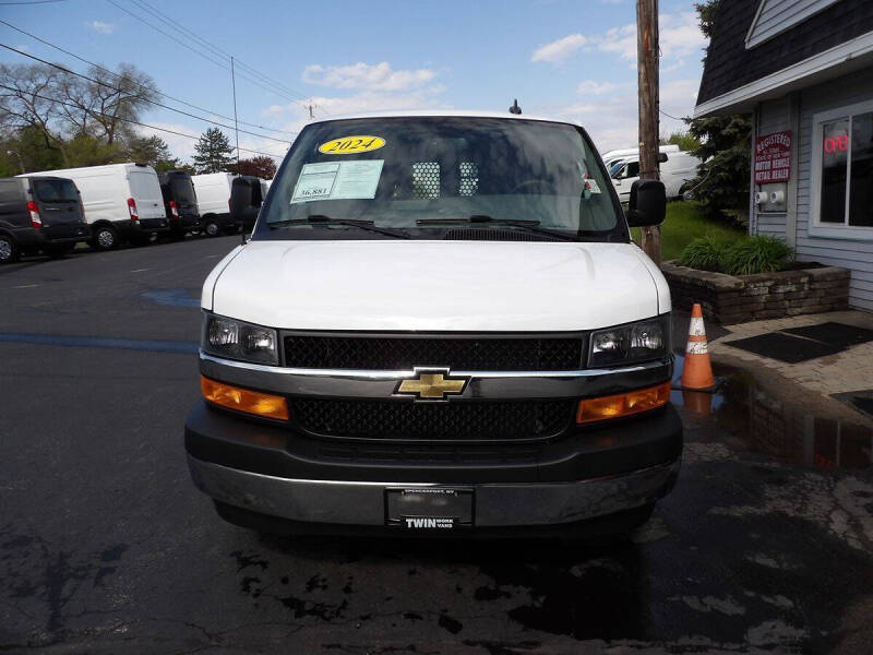 2024 Chevrolet Express 2500