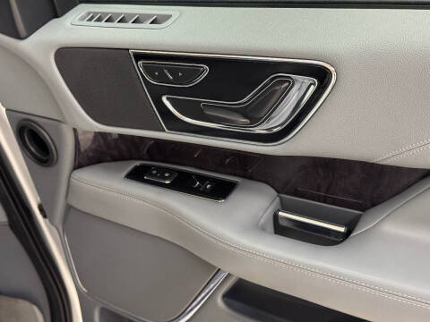 2019 Lincoln Navigator Select