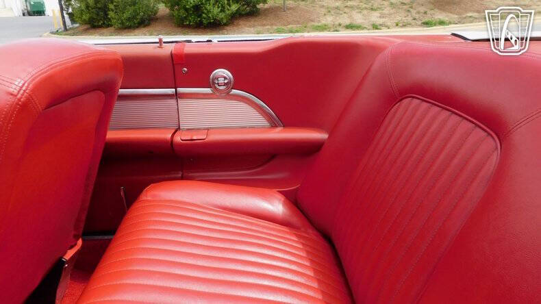 1962 Ford Thunderbird