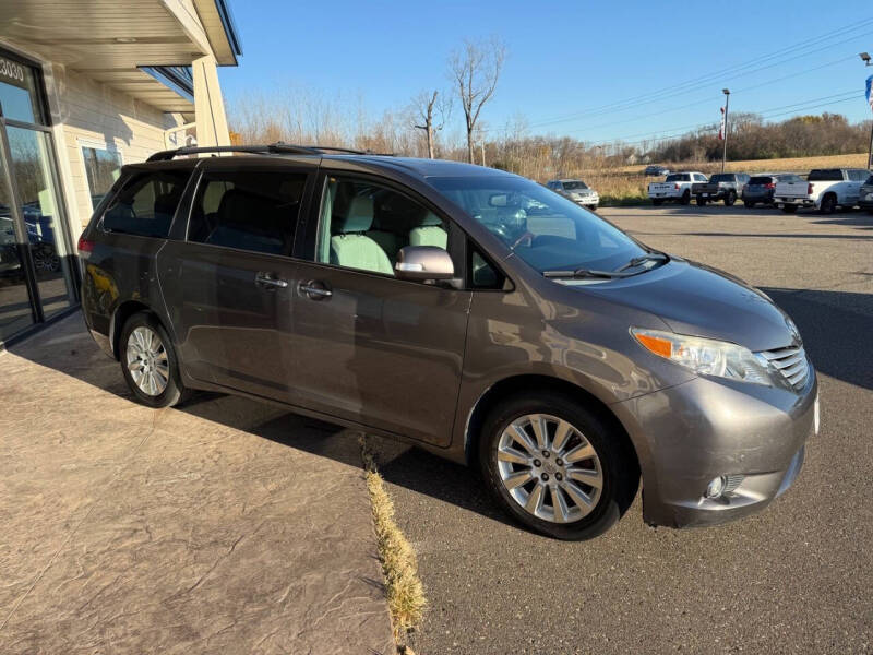 2014 Toyota Sienna Limited 7-Passenger