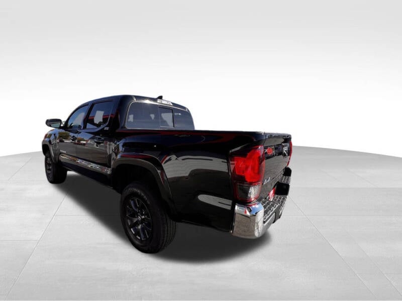 2023 Toyota Tacoma SR5 photo 10