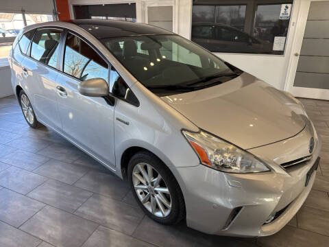 2014 Toyota Prius v Five