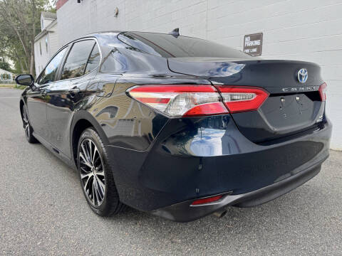 2020 Toyota Camry Hybrid LE