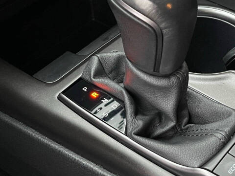 2024 Toyota Camry Hybrid SE