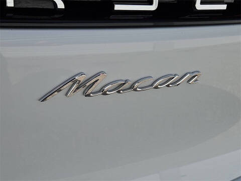 2025 Porsche Macan