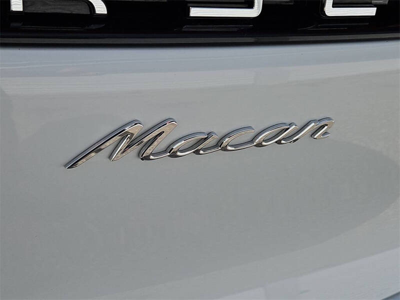 2025 Porsche Macan
