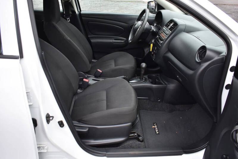 2016 Nissan Versa 1.6 S Plus