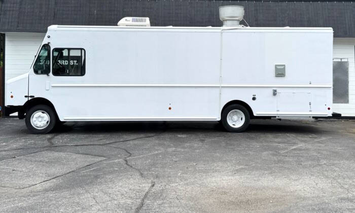 2013 Freightliner MT55 Chassis