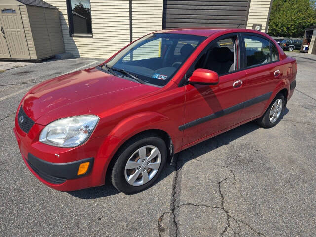 2008 Kia Rio for sale at QUEENSGATE AUTO SALES in York, PA