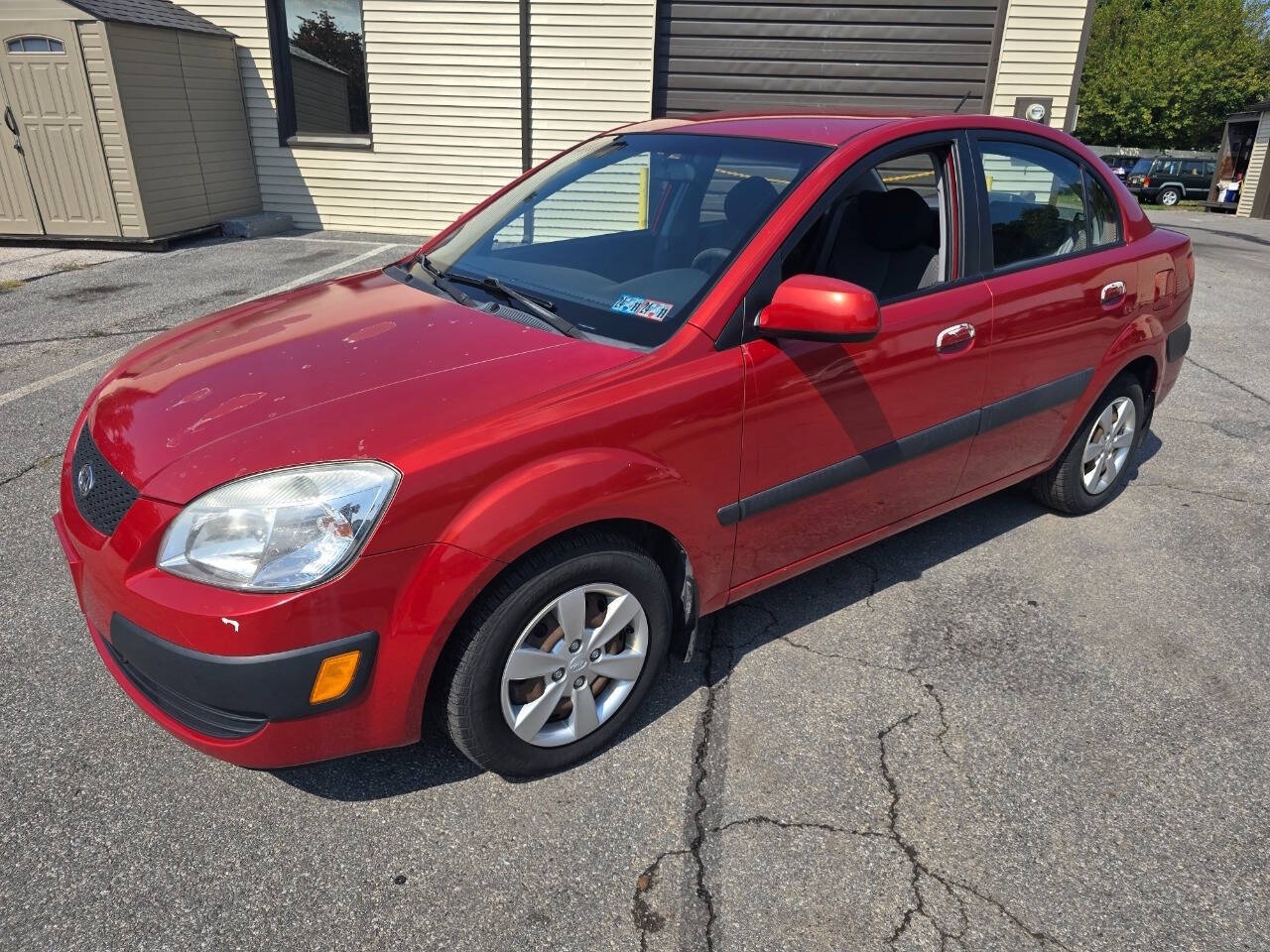 2008 Kia Rio for sale at QUEENSGATE AUTO SALES in York, PA