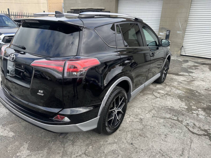 2018 Toyota RAV4 SE