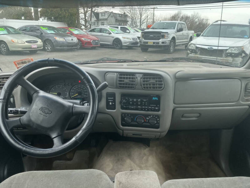 2000 Chevrolet S-10 LS Xtreme