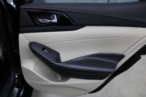 2020 Nissan Maxima Platinum