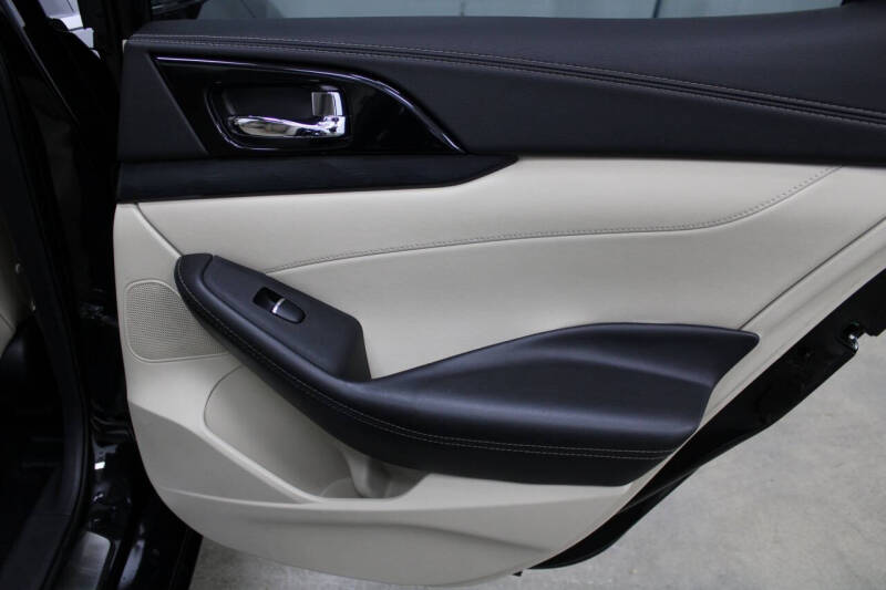 2020 Nissan Maxima Platinum