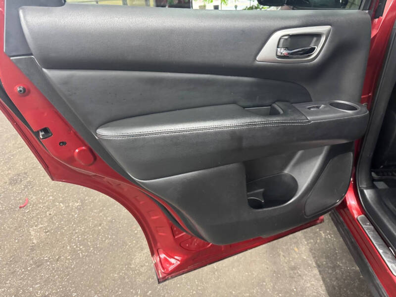 2013 Nissan Pathfinder Platinum