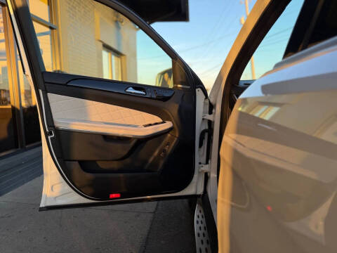 2015 Mercedes-Benz GL-Class GL 550 4MATIC