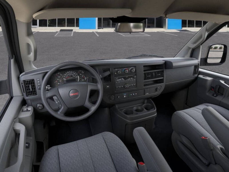 2025 GMC Savana 2500