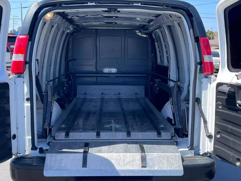 2017 Chevrolet Express 2500