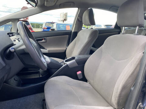 2013 Toyota Prius Two