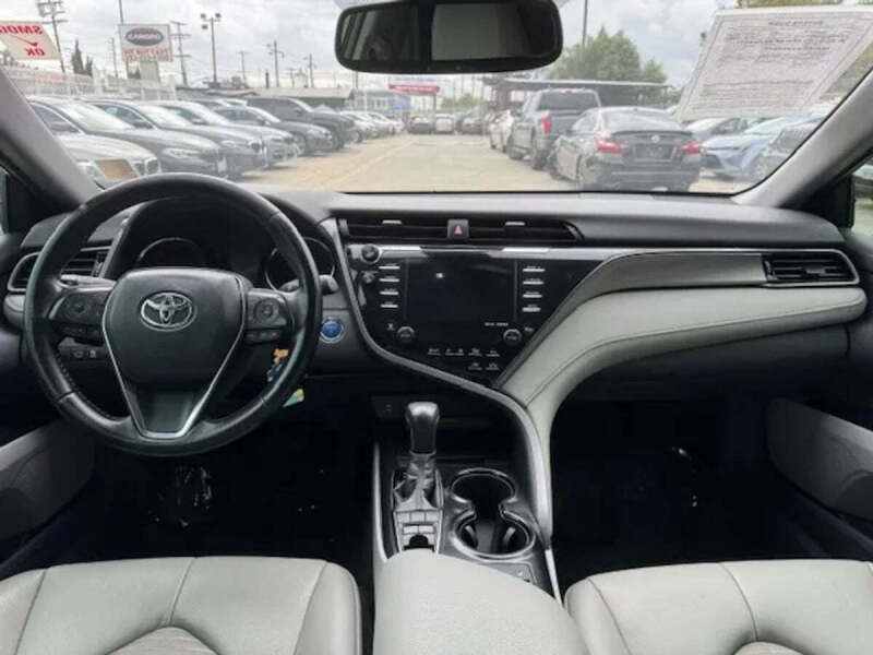 2019 Toyota Camry Hybrid