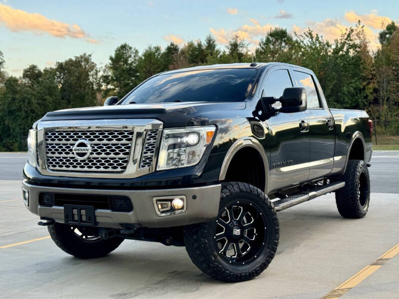 2017 Nissan Titan XD Platinum Reserve's photo