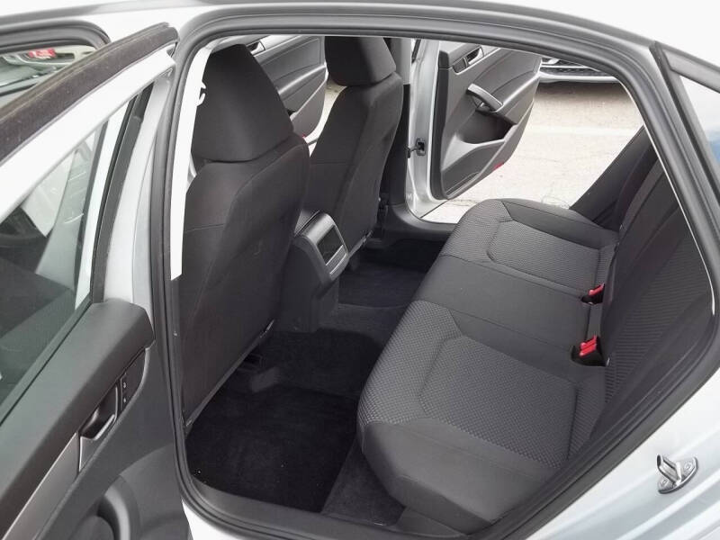 2014 Volkswagen Passat 1.8T S PZEV