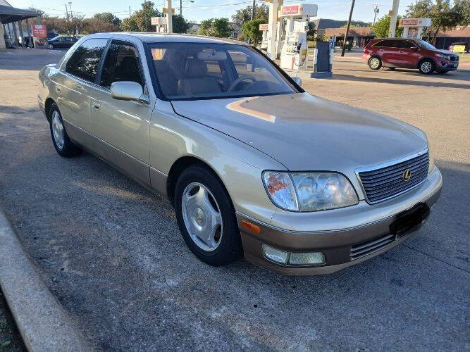2000 Lexus LS 400
