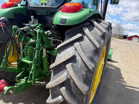 2015 John Deere 6135e