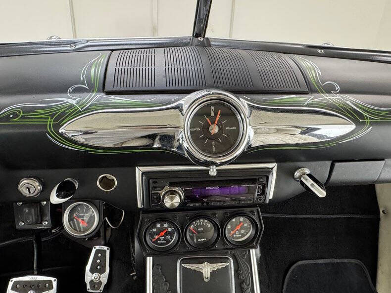 1950 Ford Deluxe