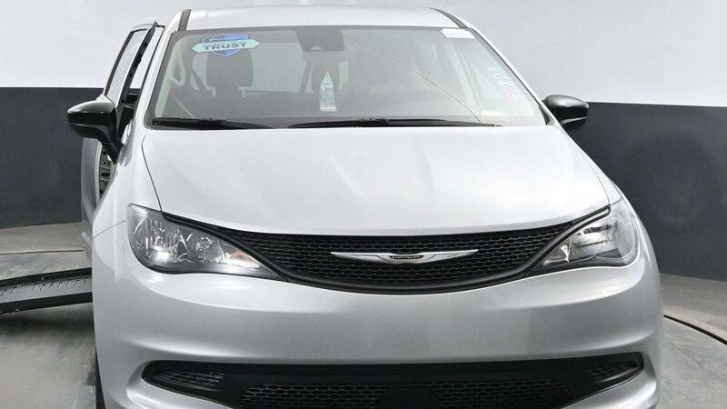 2024 Chrysler Voyager LX